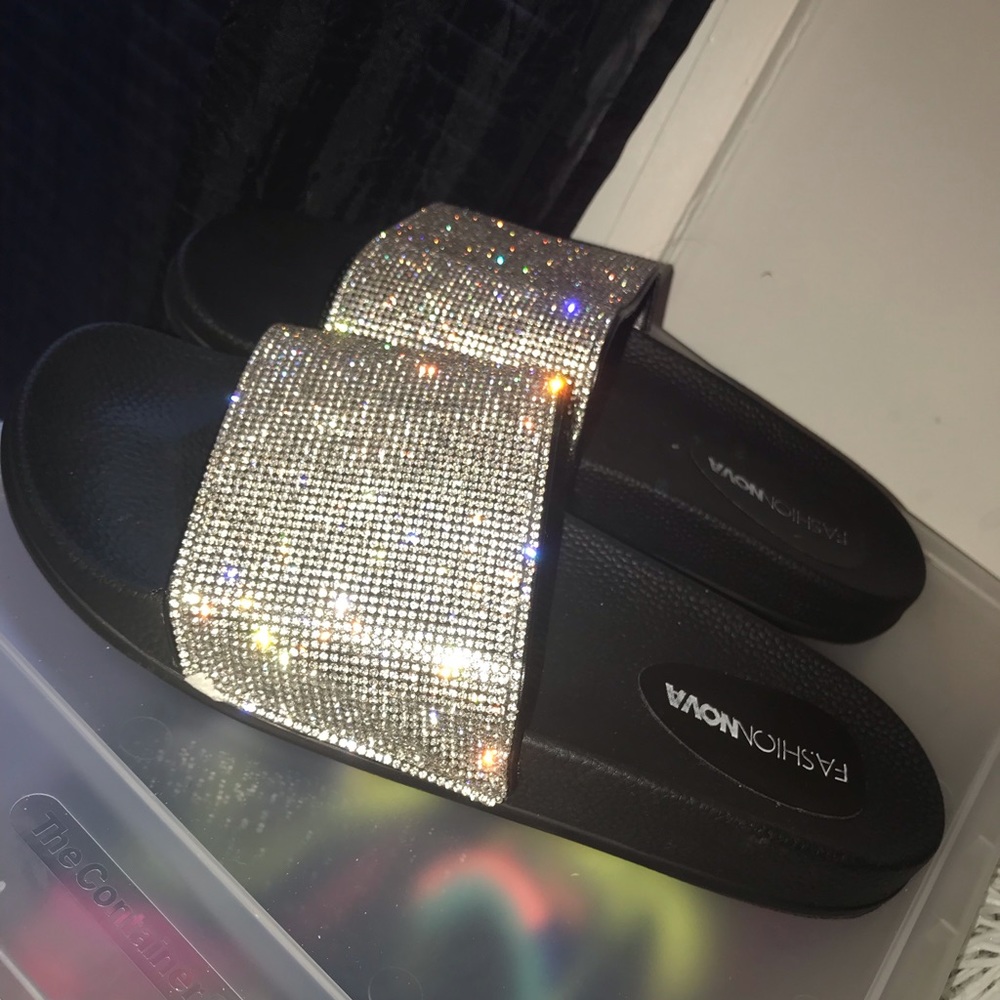 BLING BLING SLIDES😍😍